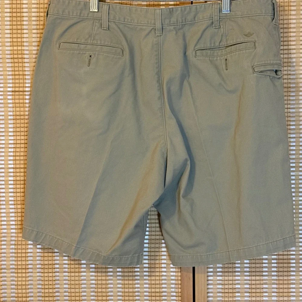 Dockers Mens Classic Fit Khaki Chino Shorts Tan Beige 100% Cotton Size 40